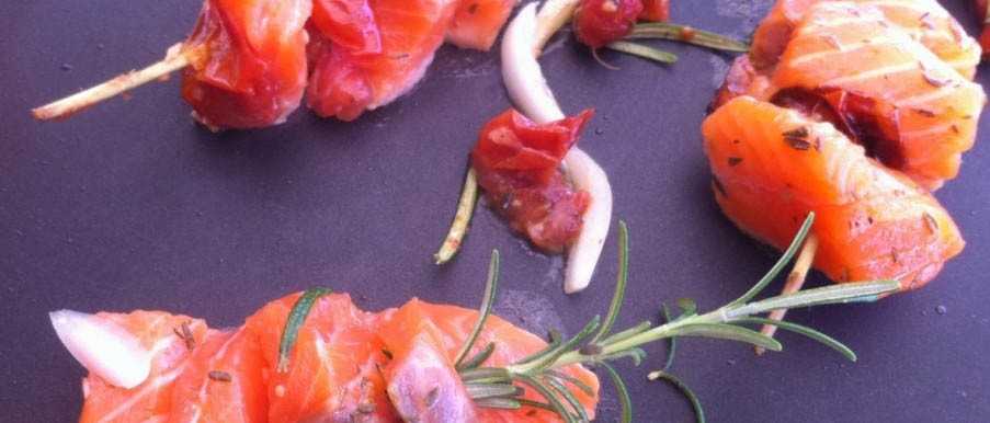 Brochettes de saumon au romarin