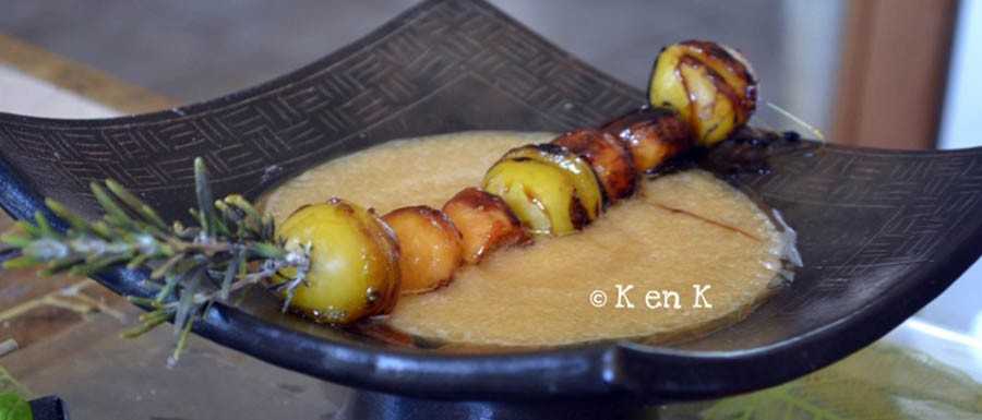 Brochettes de fruits et soupe de melon