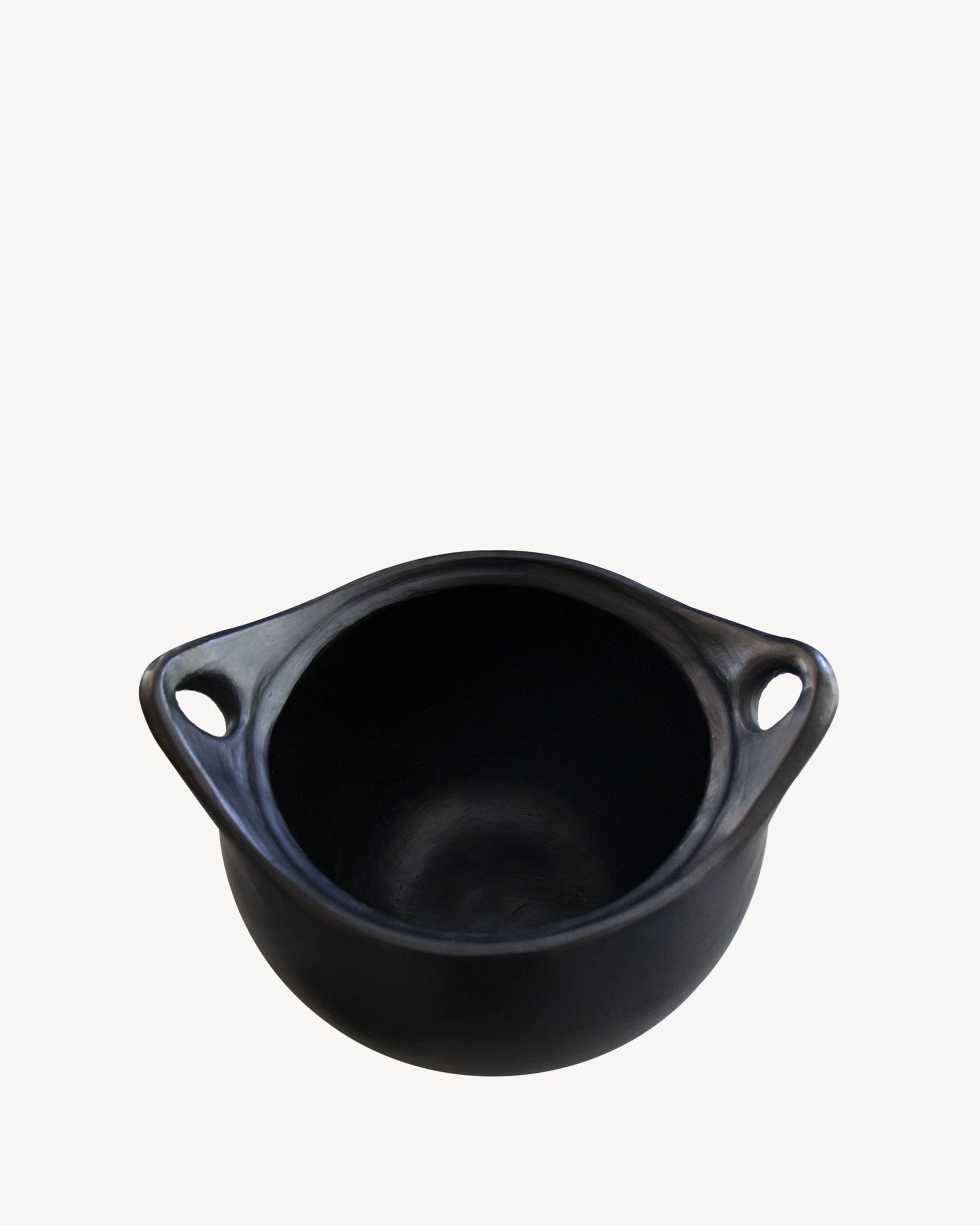Cocotte haute ronde en argile noire Chamba