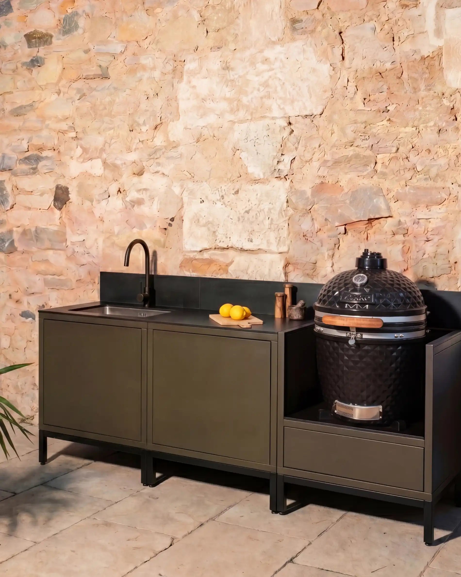 Cuisine d'extérieur PILOTIS - 3 modules avec évier pour Kokko