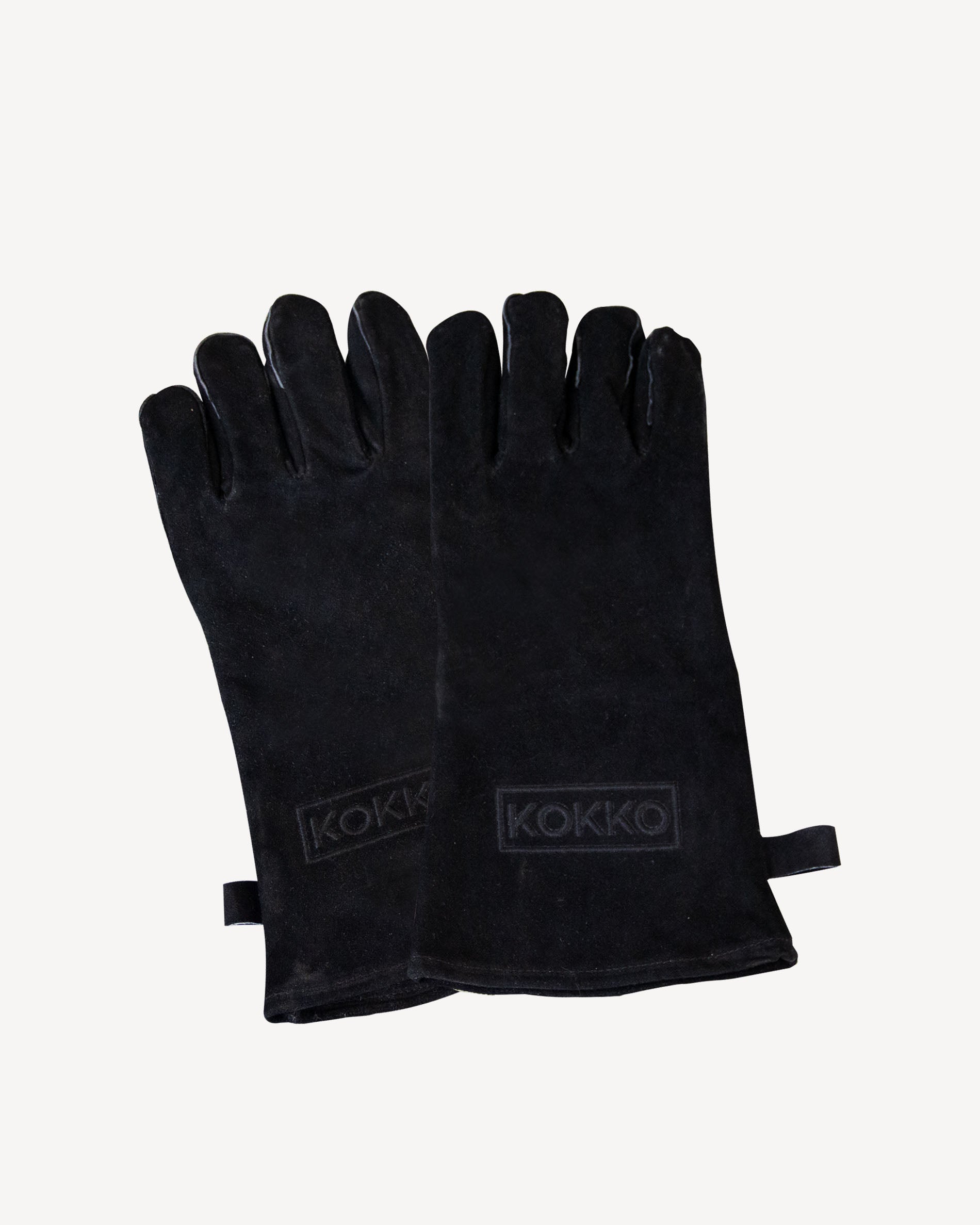 Gants en cuir résistants à la chaleur, adaptés à la manipulation d’un barbecue kamado.