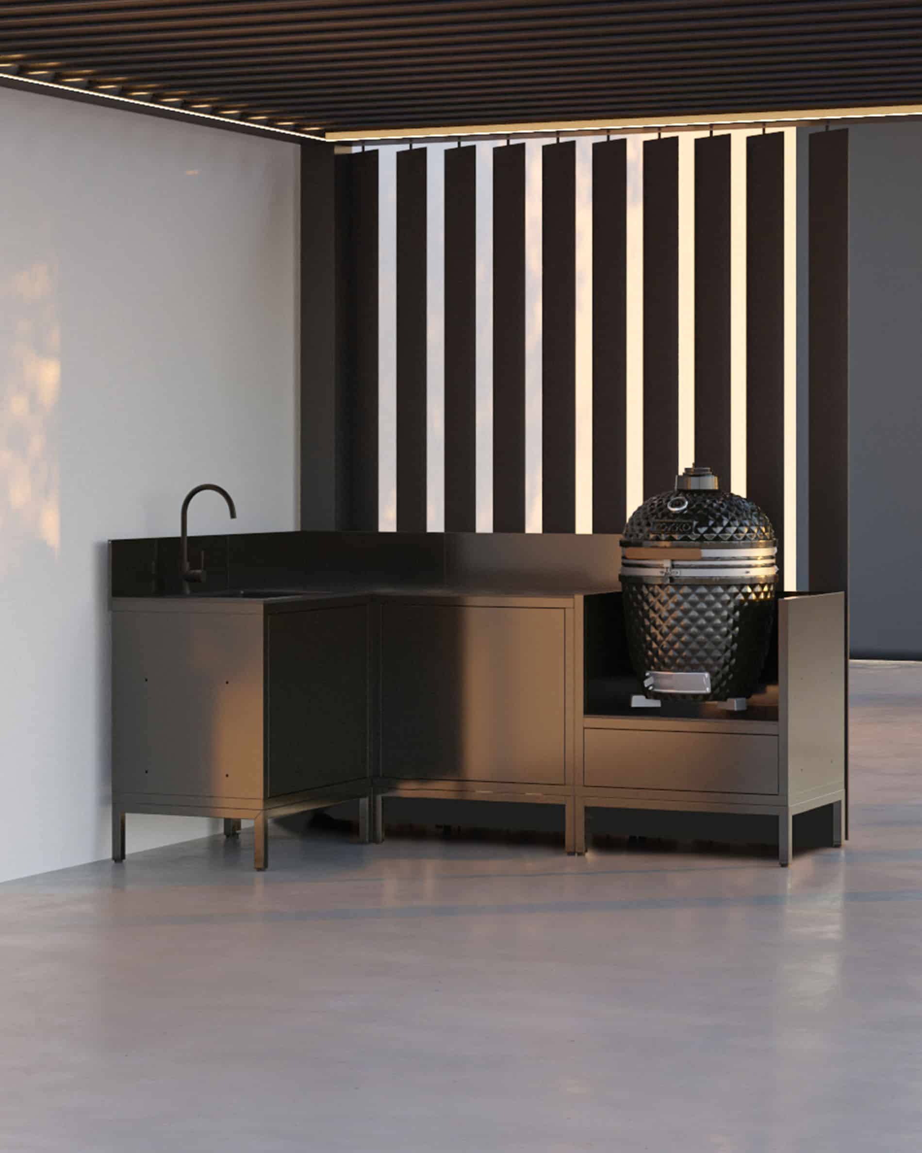 Buitenkeuken op palen met kamado, zwarte hoekopstelling onder een pergola, gesloten kasten en geïntegreerd werkblad.