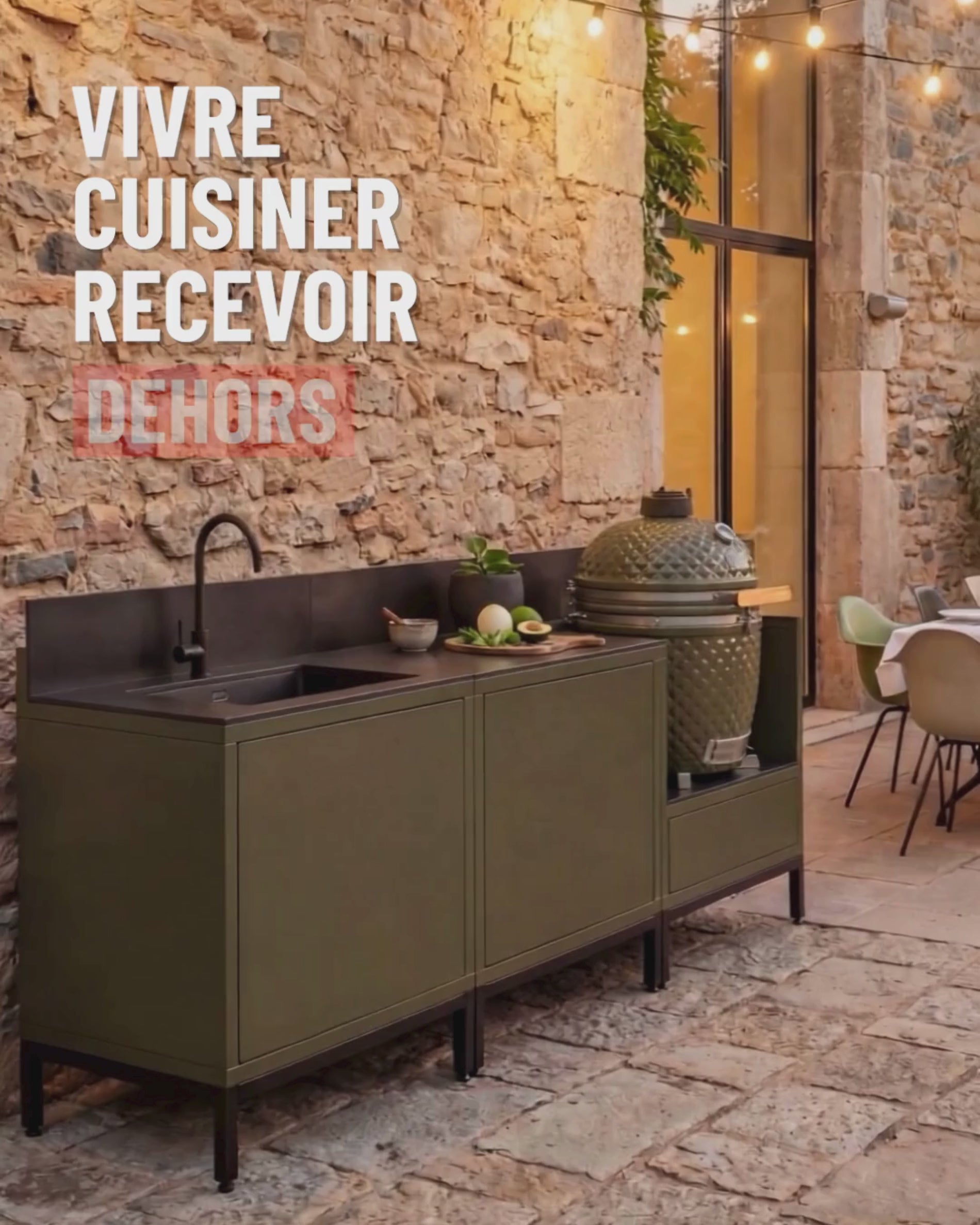 Charger la vidéo : Vidéo de présentation de la cuisine extérieure Kokko Pilotis avec Kokko kamado intégré.