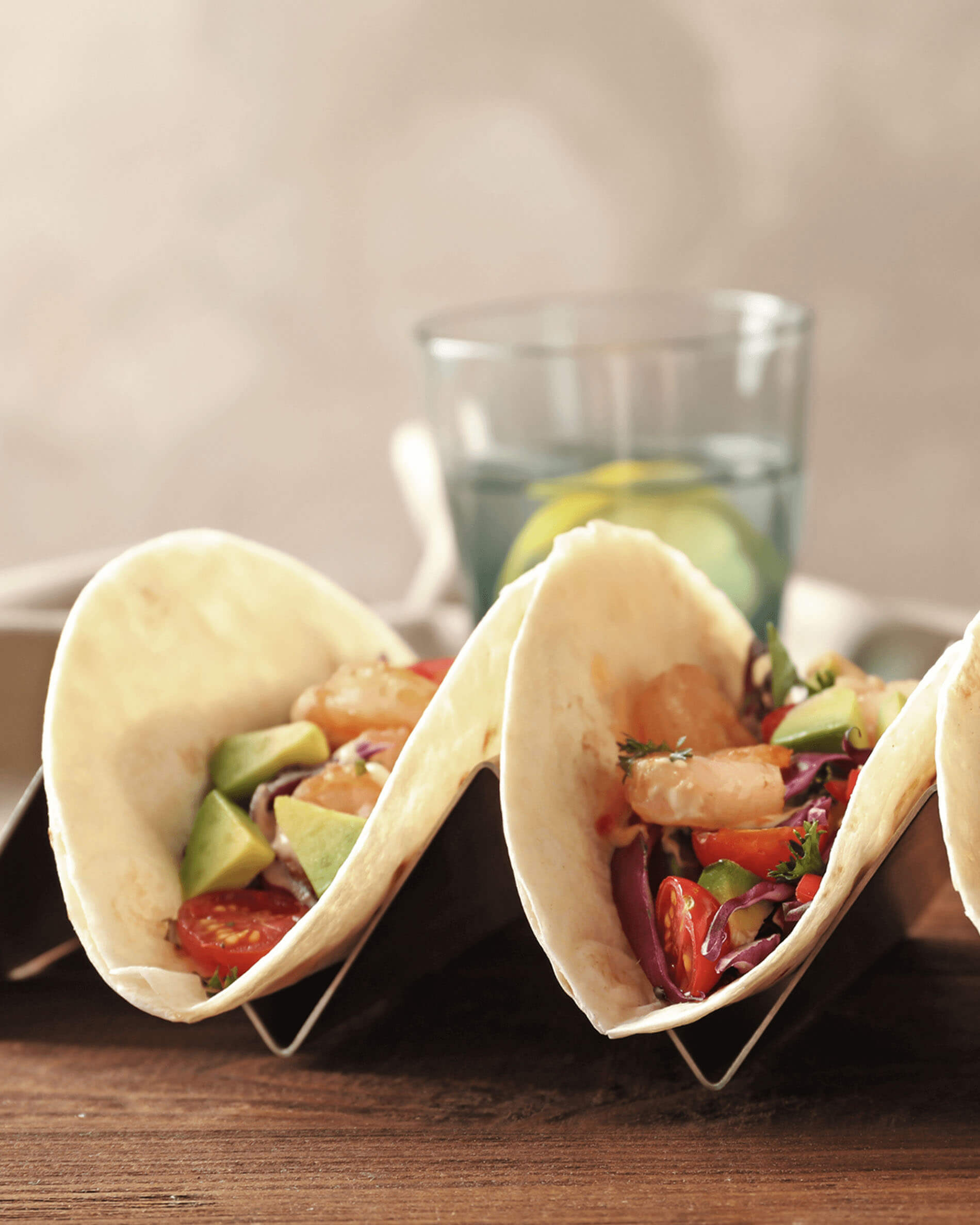 Taco’s op een roestvrijstalen taco-houder